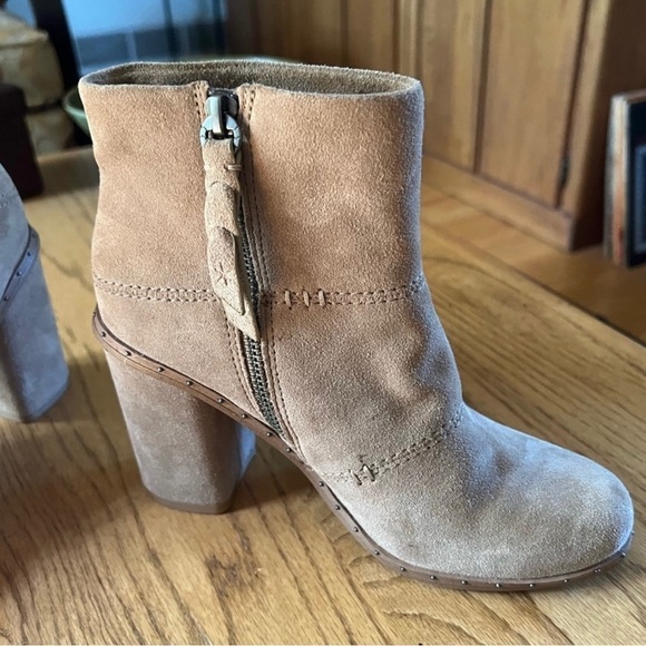 Splendid Boots Womens 7 Rita Suede Ankle Boots Studded Booties Anthropologie - Picture 2 of 7